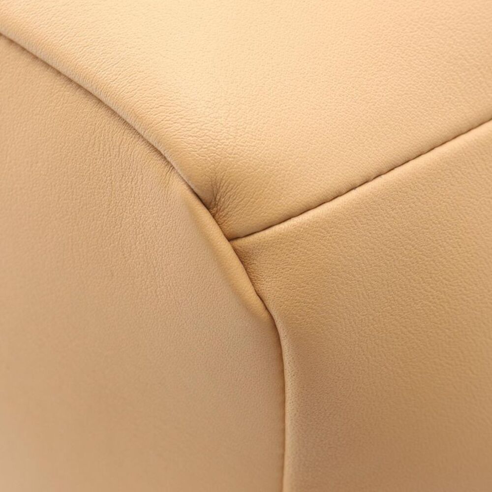 Bottega Veneta BEAK Leather Handbag - Picture 5 of 8